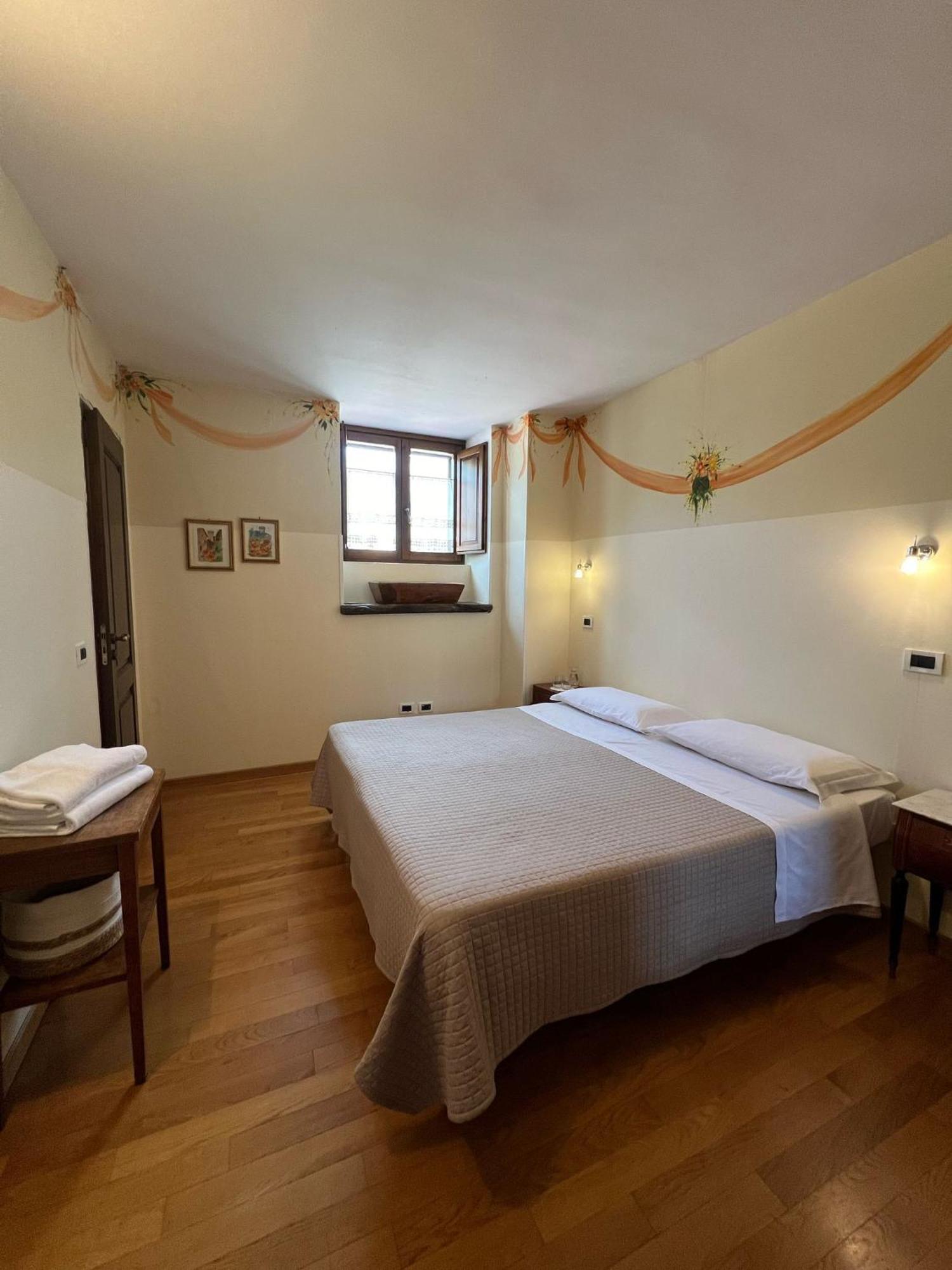 Locanda Sul Lago Santo Stefano Di Sessanio Exterior photo